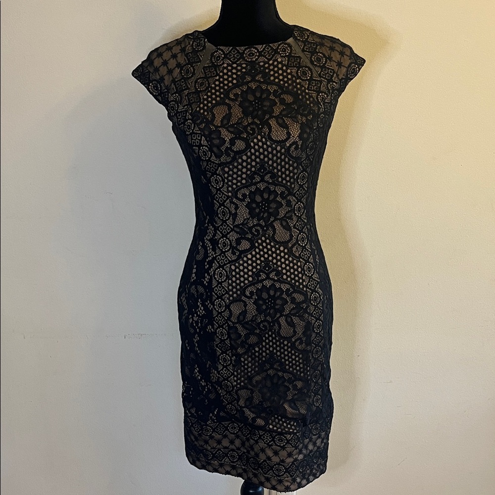 Chic Black Lace Midi Dress